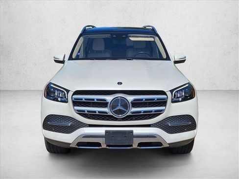Used 2022 Mercedes-Benz GLS 450 4MATIC image 2