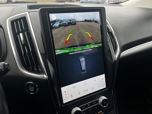 Used 2023 Ford Edge Titanium image 29