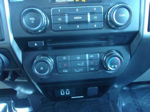 Used 2018 Ford F150 XLT w/ Equipment Group 302A Luxury AWD/4WD image 22