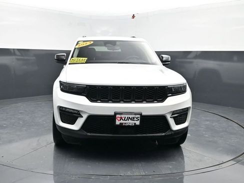 Used 2023 Jeep Grand Cherokee Limited AWD/4WD image 2