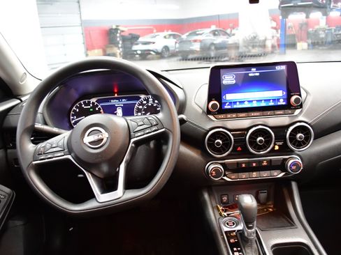 Used 2024 Nissan Sentra SV image 8