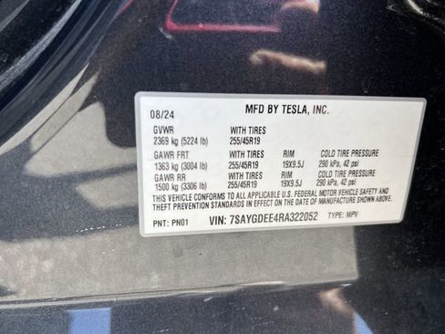 Used 2024 Tesla Model Y Long Range image 33