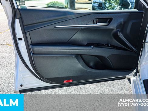 Used 2025 Toyota Camry SE image 47