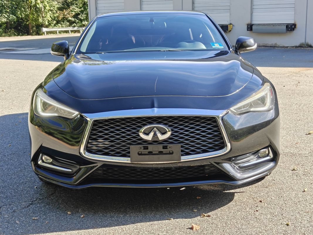 Used 2018 INFINITI Q60 3.0t Luxe w/ Sensory Package 3.0T Luxe AWD/4WD image 9