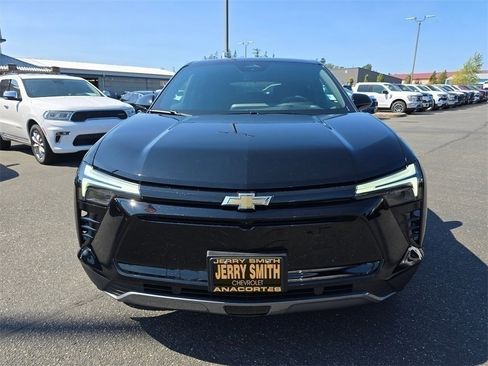 New 2025 Chevrolet Blazer EV LT image 10