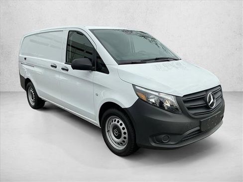 Used 2023 Mercedes-Benz Metris image 3