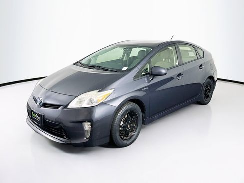 Used 2014 Toyota Prius Four image 3