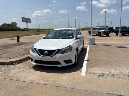 Used 2018 Nissan Sentra SV w/ All Weather Package FWD image 3