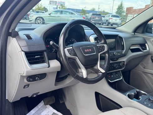 Used 2018 GMC Terrain SLE w/ Driver Convenience Package FWD image 9