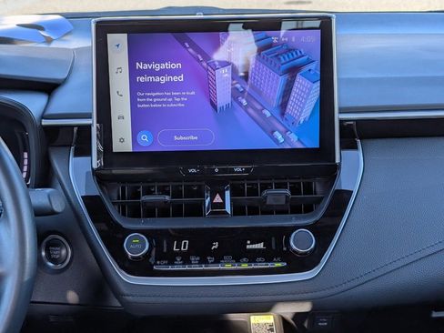 Used 2025 Toyota Corolla SE image 15