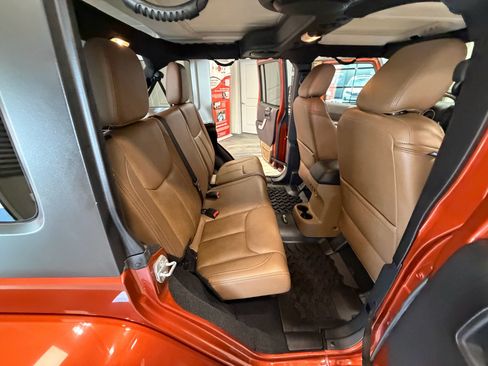 Used 2014 Jeep Wrangler Unlimited Sahara w/ Dual Top Group AWD/4WD image 42