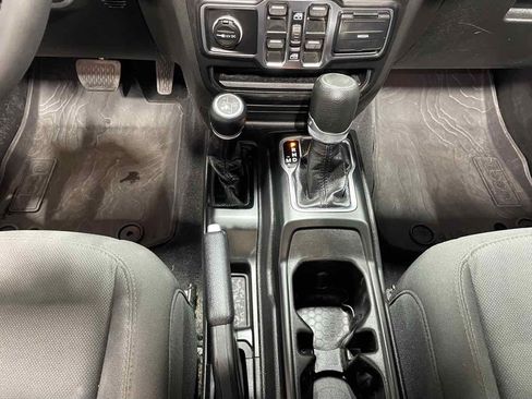 Used 2023 Jeep Wrangler Unlimited w/ Sun & Screen Package AWD/4WD image 13