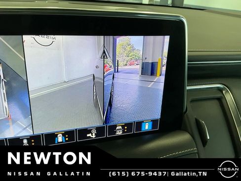 Used 2021 GMC Yukon SLT w/ SLT Premium Package AWD/4WD image 39