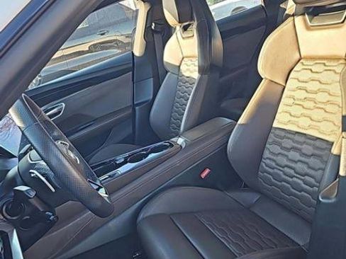 Used 2022 Audi e-tron GT Prestige w/ Prestige Package image 5