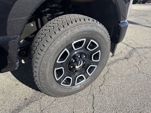 Used 2025 Ford F350 Platinum image 13