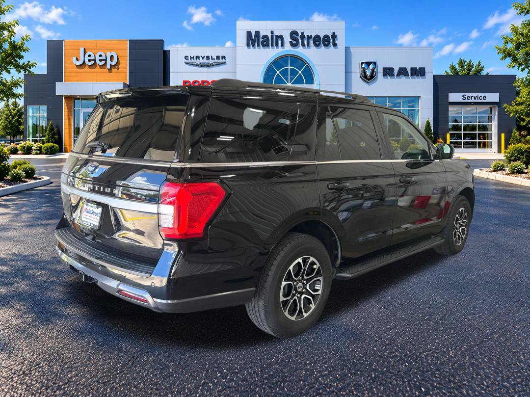 Used 2024 Ford Expedition XLT AWD/4WD image 5
