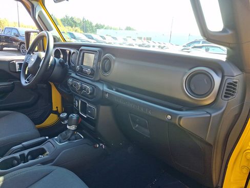 Used 2019 Jeep Wrangler Unlimited Sport image 11