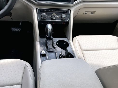 Used 2019 Volkswagen Atlas SE FWD image 17