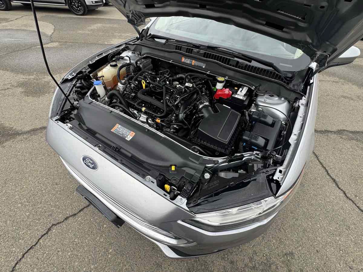 Used 2020 Ford Fusion SE FWD image 41
