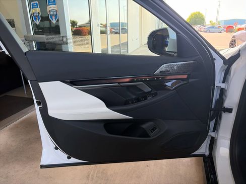 New 2026 BMW 550e xDrive AWD/4WD image 7