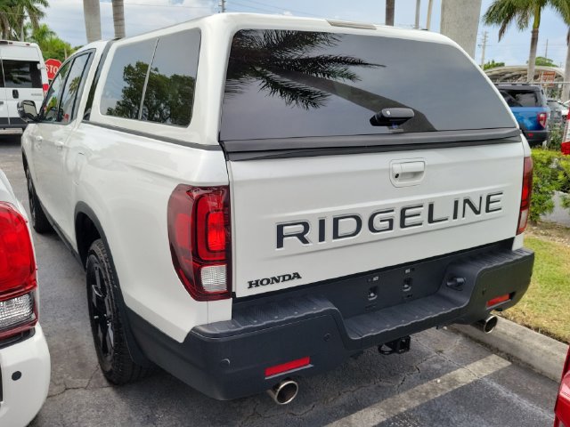 Used 2025 Honda Ridgeline Black Edition image 4