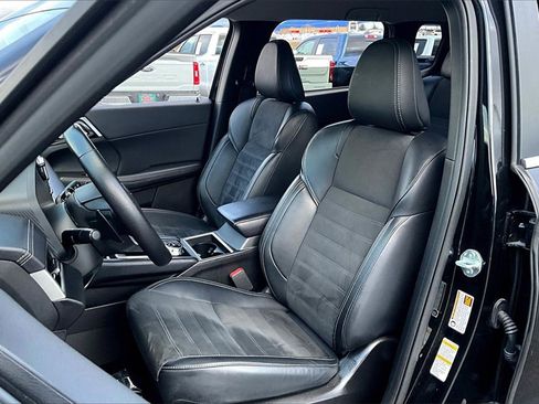 Used 2024 Mitsubishi Outlander SE Black Edition image 25