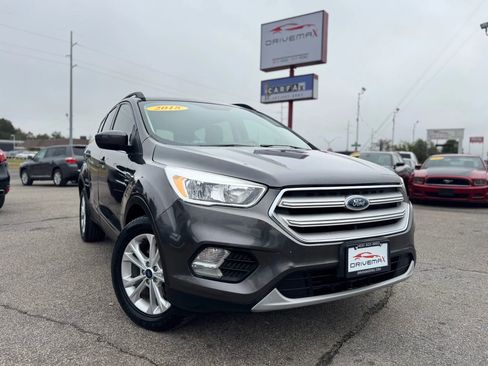 Used 2018 Ford Escape SE w/ SE Sync 3 Package image 1