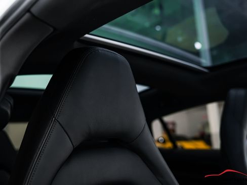 Used 2018 Porsche Panamera image 47