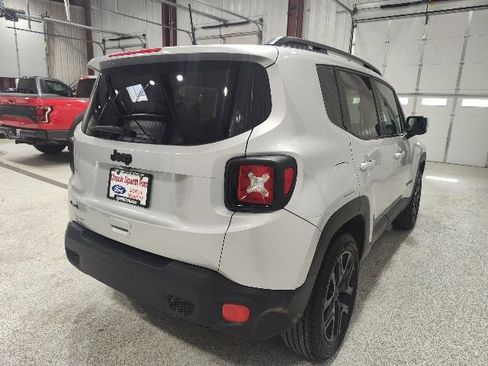 Used 2018 Jeep Renegade Altitude AWD/4WD image 6