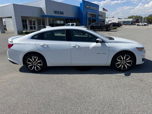 Used 2025 Chevrolet Malibu RS FWD image 2