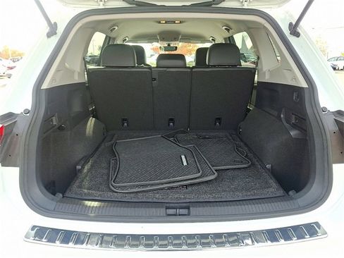 Used 2021 Volkswagen Tiguan SE image 24