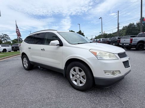 Used 2012 Chevrolet Traverse LT FWD image 2