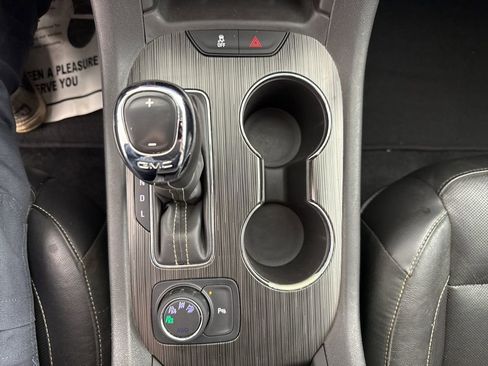 Used 2019 GMC Acadia SLT AWD/4WD image 21