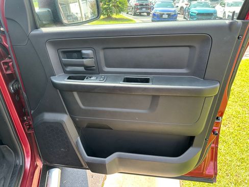 Used 2015 RAM 1500 Express RWD image 22