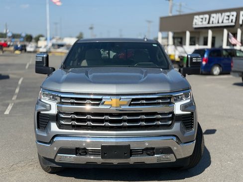 Used 2024 Chevrolet Silverado 1500 LTZ w/ Technology Package AWD/4WD image 2