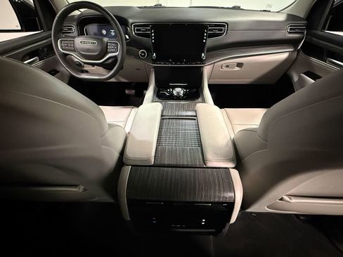 Used 2024 Jeep Wagoneer L Series II w/ Flexible Seating Group AWD/4WD image 73