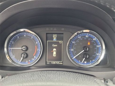 Used 2019 Toyota Corolla XSE image 26