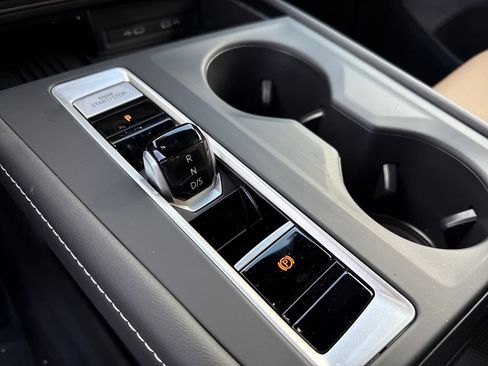 New 2026 Volkswagen Atlas Cross Sport SE image 11