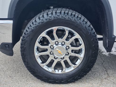 Used 2024 Chevrolet Silverado 2500 LTZ w/ LTZ Premium Package AWD/4WD image 10
