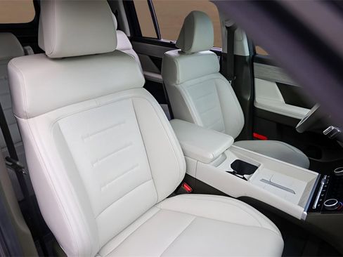 Used 2024 Hyundai Santa Fe Calligraphy image 32