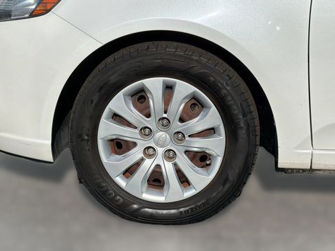 Used 2011 Kia Forte EX FWD image 13