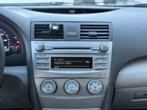 Used 2011 Toyota Camry LE image 13