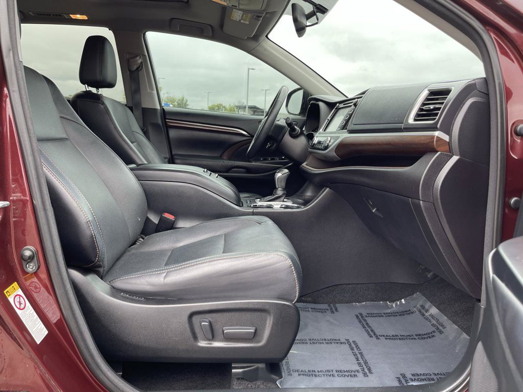 Used 2016 Toyota Highlander Limited FWD image 19