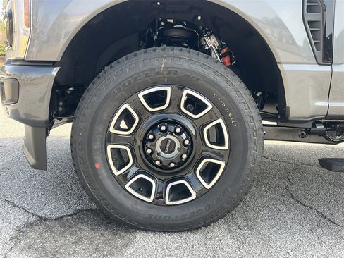 New 2026 Ford F250 Platinum image 37