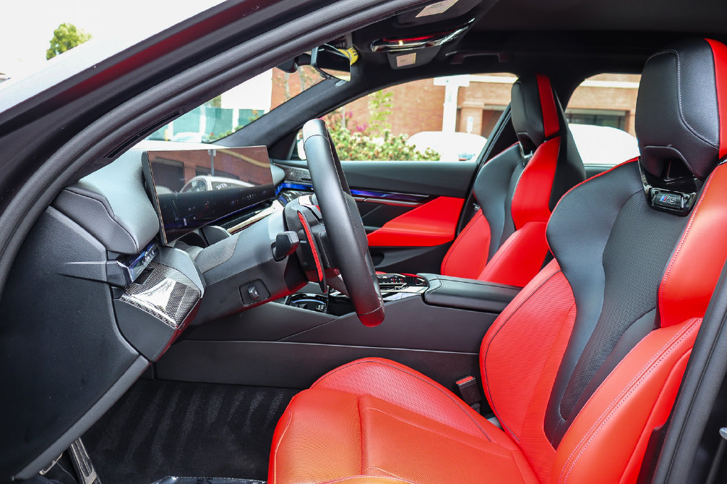 Used 2025 BMW M5 Touring AWD/4WD image 17