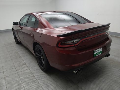 Used 2018 Dodge Charger SXT w/ Blacktop Package RWD image 5