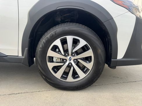 Certified 2025 Subaru Outback Premium w/ Popular Package #1A image 29