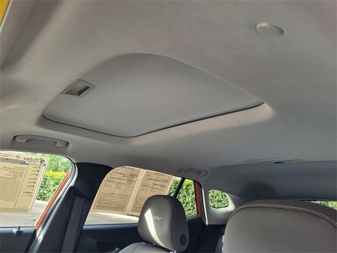 Used 2024 Chevrolet Trax ACTIV w/ Sunroof Package image 8