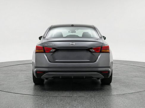 Used 2025 Nissan Altima 2.5 SV FWD image 7