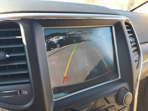 Used 2016 Jeep Grand Cherokee Limited image 11